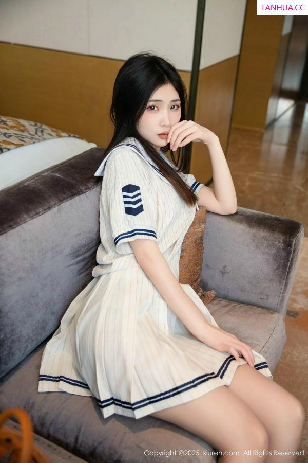   [XiuRen]高清写真图 2025.02.27 No.9942 刘婷婷 丝袜美腿第13张图片
